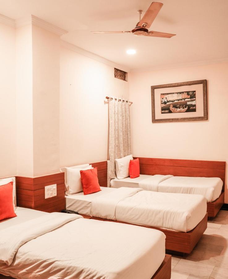 Hide-In Udaipur - A Lake View Boutique Hotel Buitenkant foto