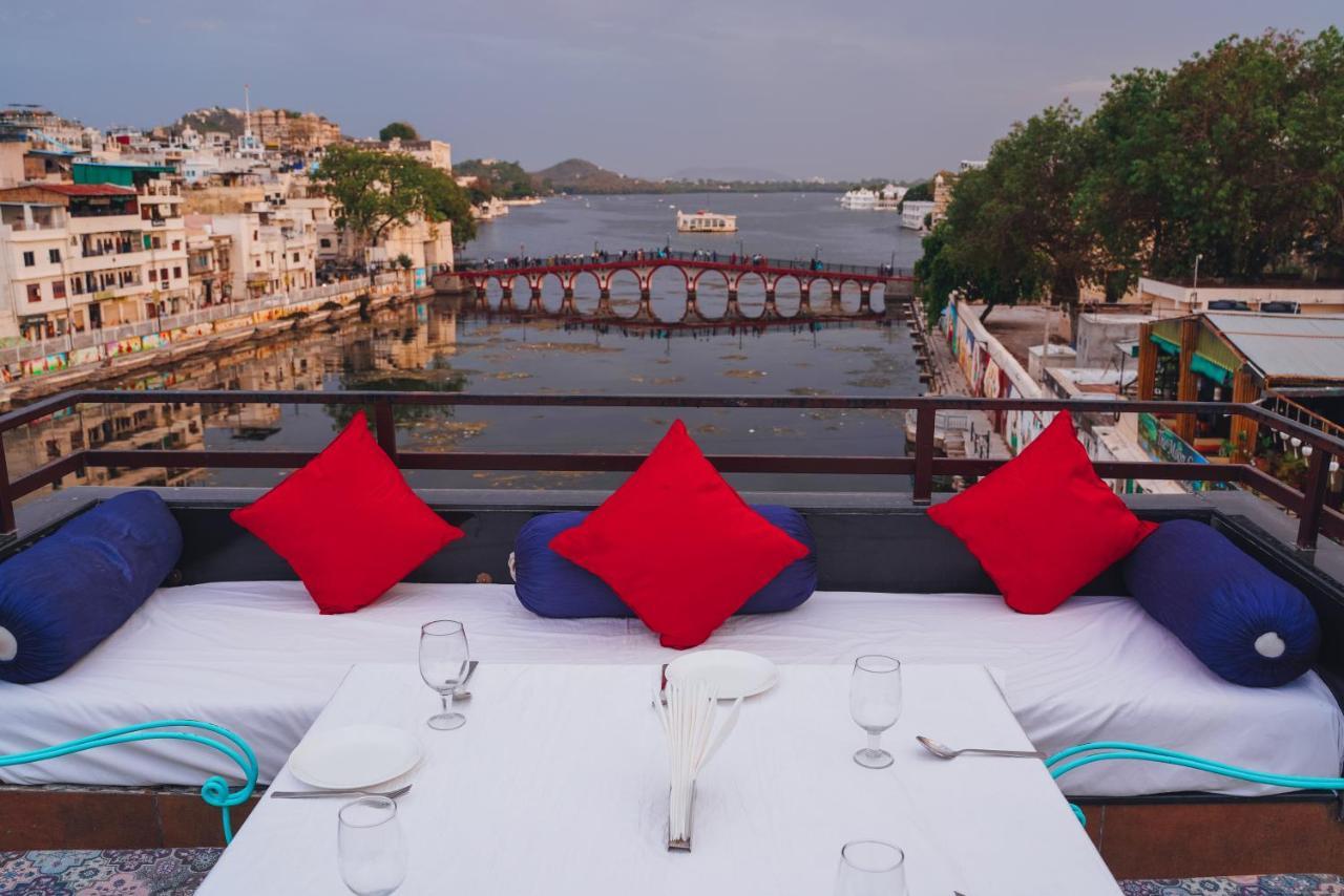 Hide-In Udaipur - A Lake View Boutique Hotel Buitenkant foto