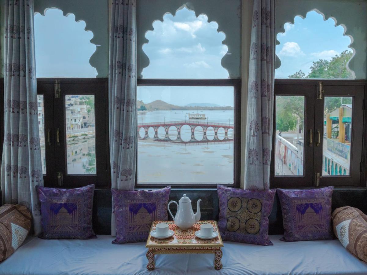 Hide-In Udaipur - A Lake View Boutique Hotel Buitenkant foto