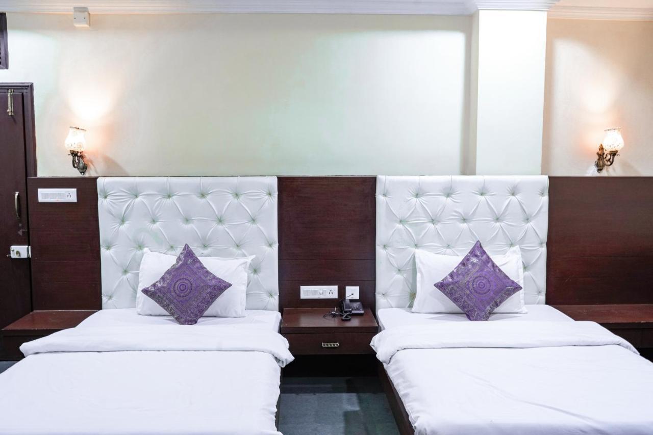 Hide-In Udaipur - A Lake View Boutique Hotel Buitenkant foto