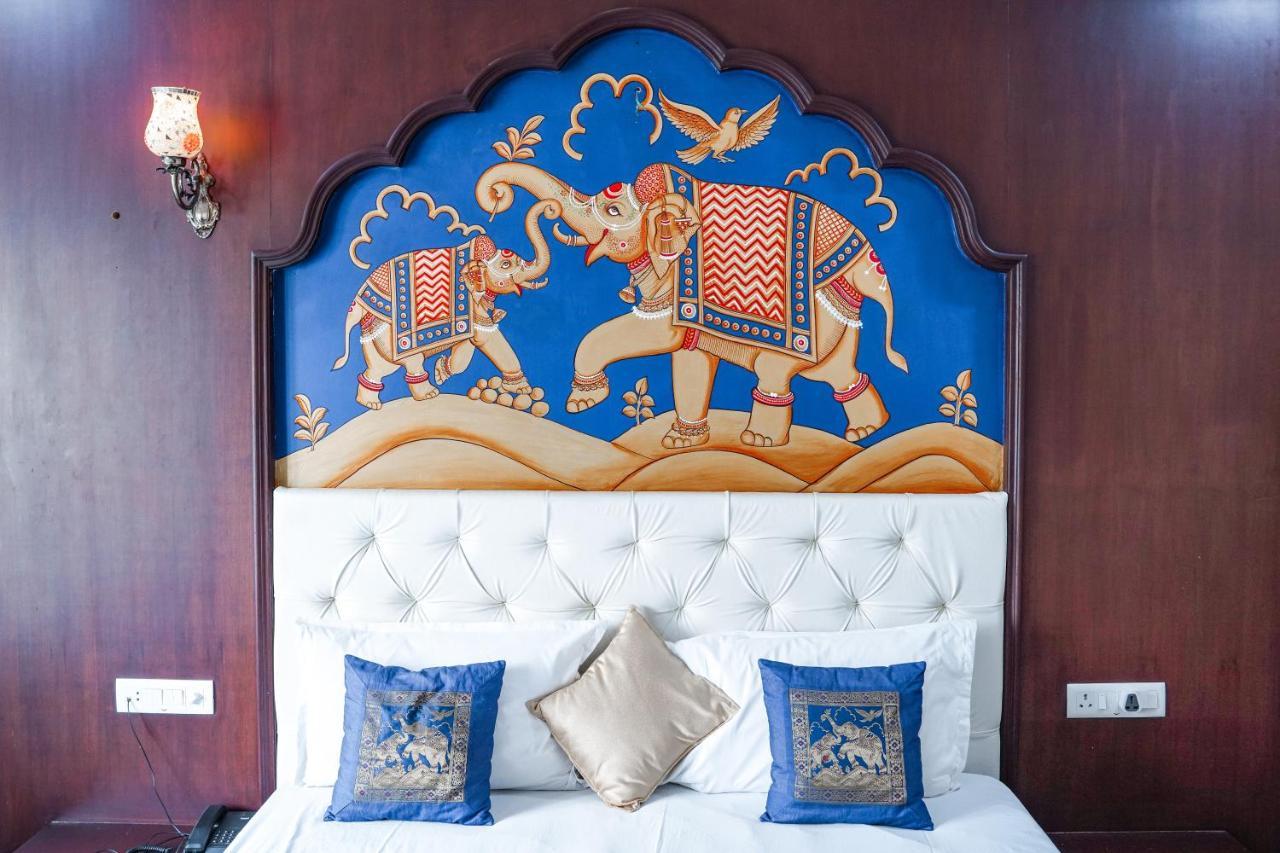 Hide-In Udaipur - A Lake View Boutique Hotel Buitenkant foto