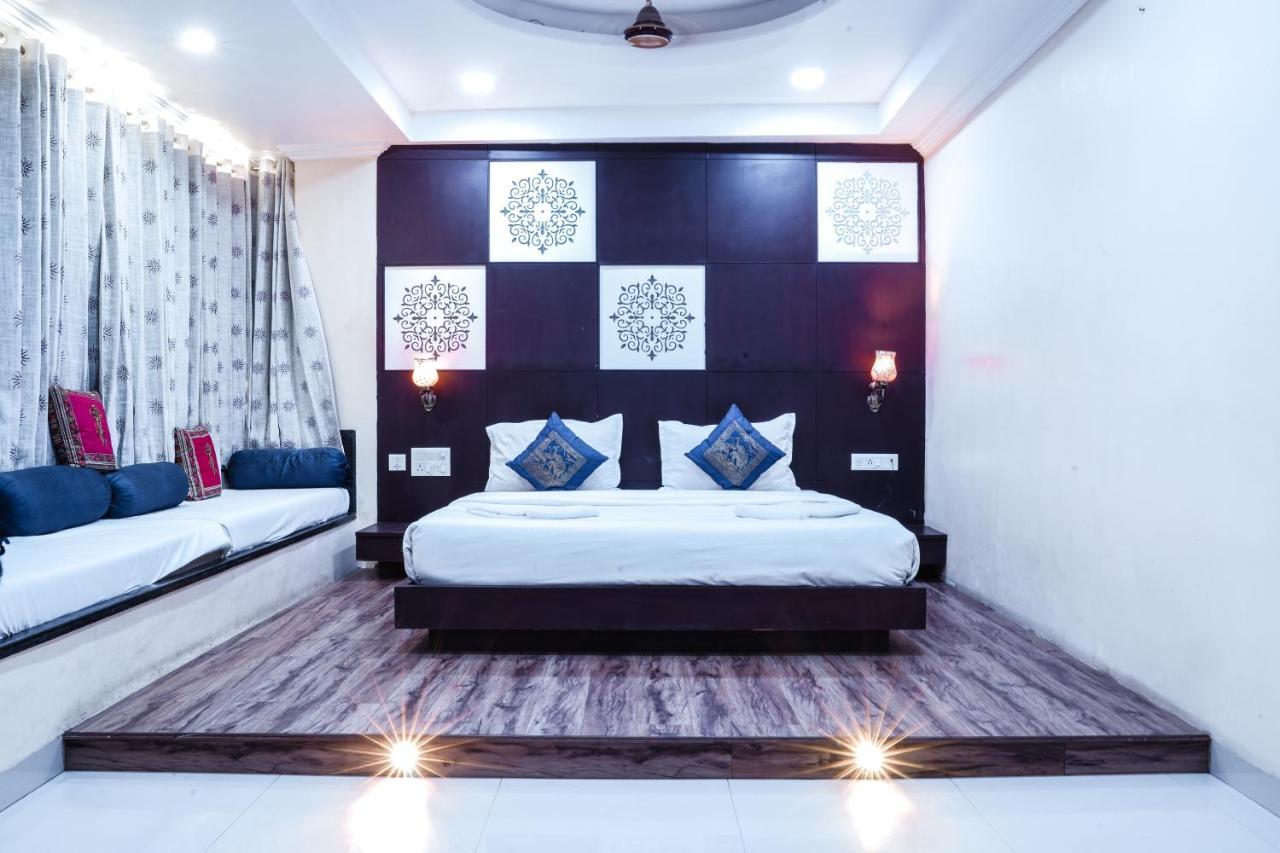 Hide-In Udaipur - A Lake View Boutique Hotel Buitenkant foto
