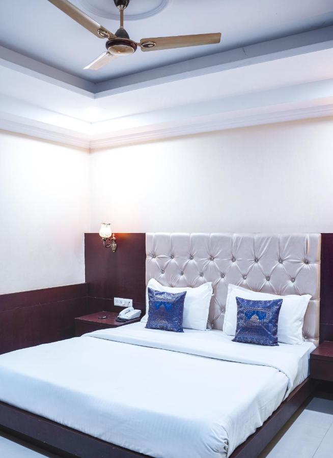 Hide-In Udaipur - A Lake View Boutique Hotel Buitenkant foto