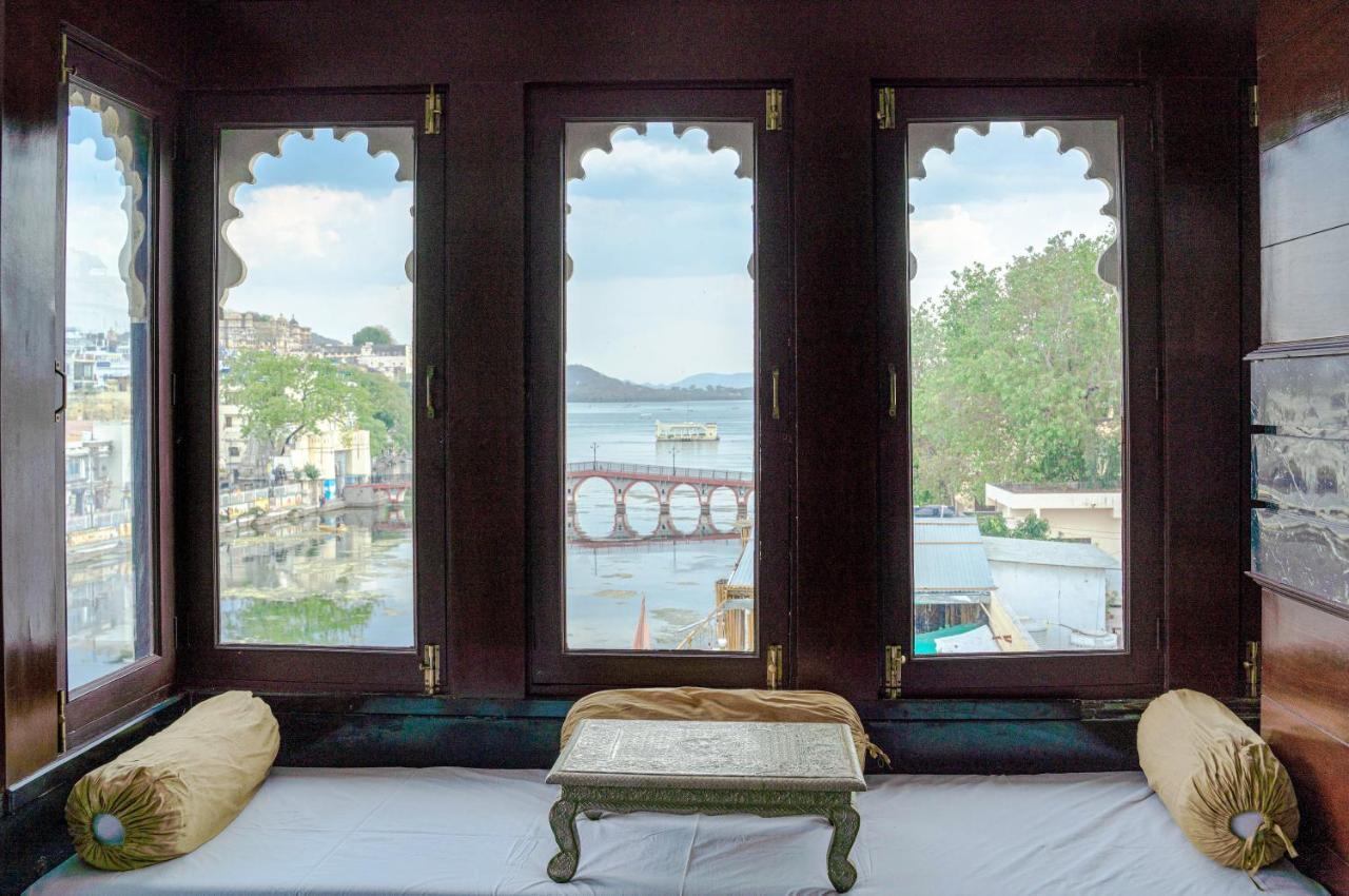 Hide-In Udaipur - A Lake View Boutique Hotel Buitenkant foto